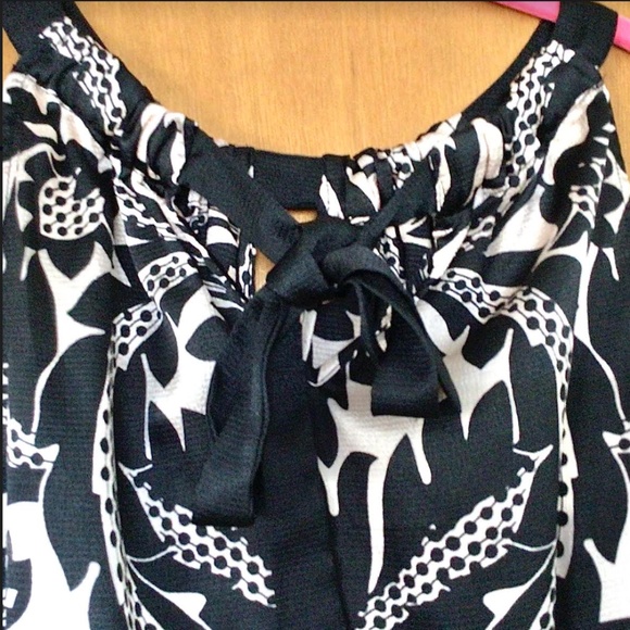 The Limited Womens Champaign and Black Satin Halter Top, L - Picture 3 of 6